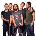 Pearl Jam Pay Tribute