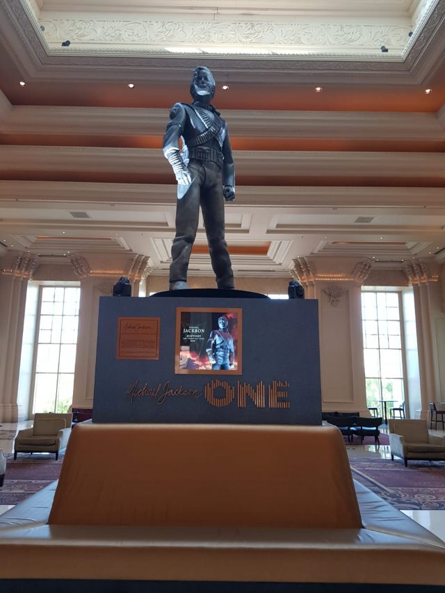 historystatue Michael Jackson World Network