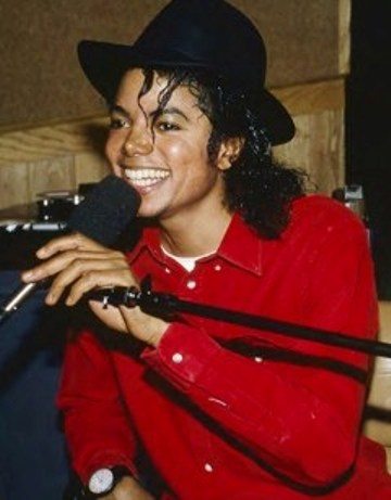 BIG-BEAUTIFUL-CUTE-HAPPY-BAD-ERA-MJ-SMILE-D-michael-jackson-32284208-360-461.jpg