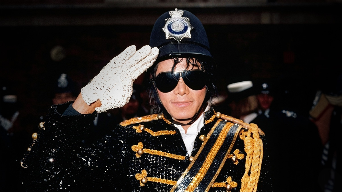 The Essential Michael Jackson Hits #1 In The UK