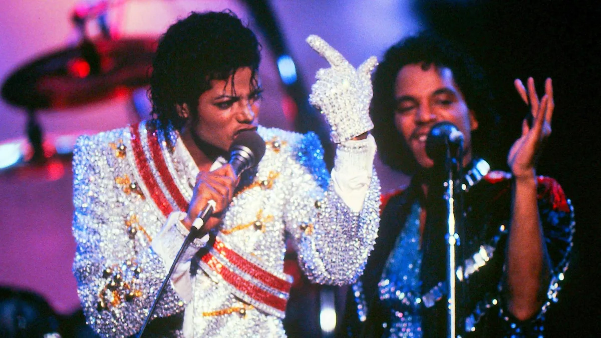 Michael Jackson's Victory Tour glove sells for 190K – In Kim's Head